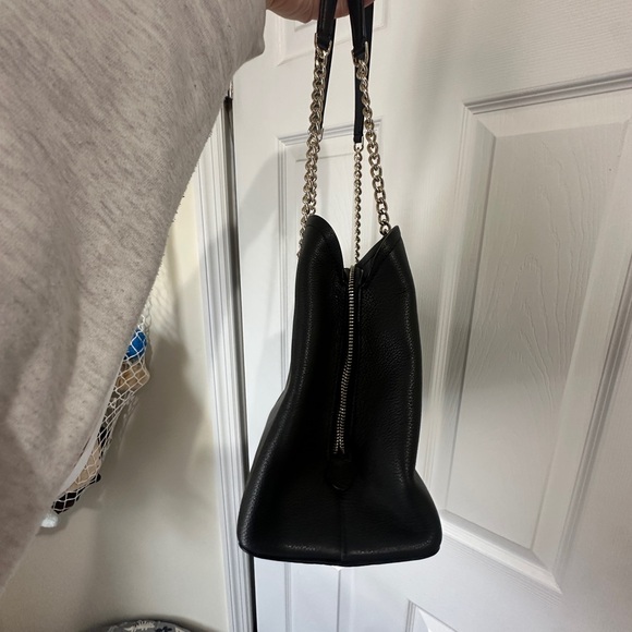 Kate Spade Black Shoulder Bag with Gold Chain - Picture 8 of 10